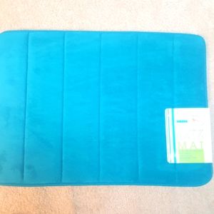 Turquoise blue New bath mat memory foam 17 X 24 w tags